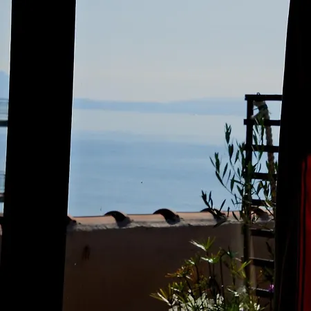 Big Dino's Galini Apartment *