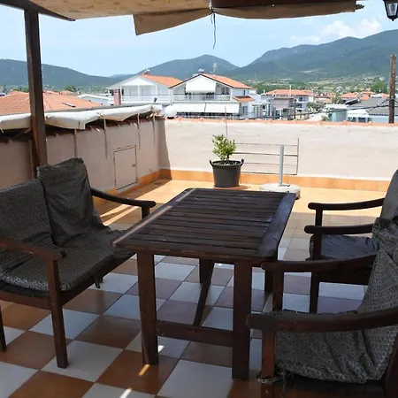 Big Dino's Galini Apartment