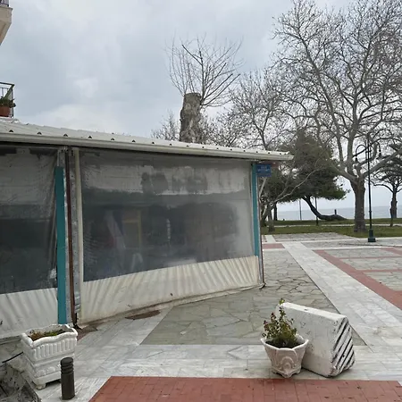 Big Dino's Galini Apartment