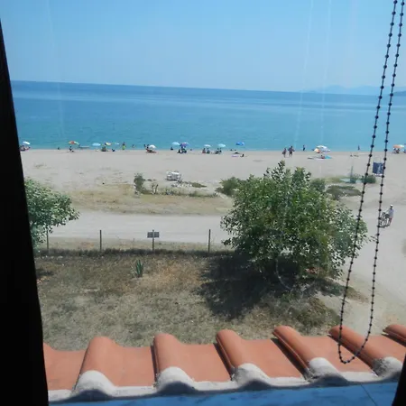 Big Dino's Galini Apartment *