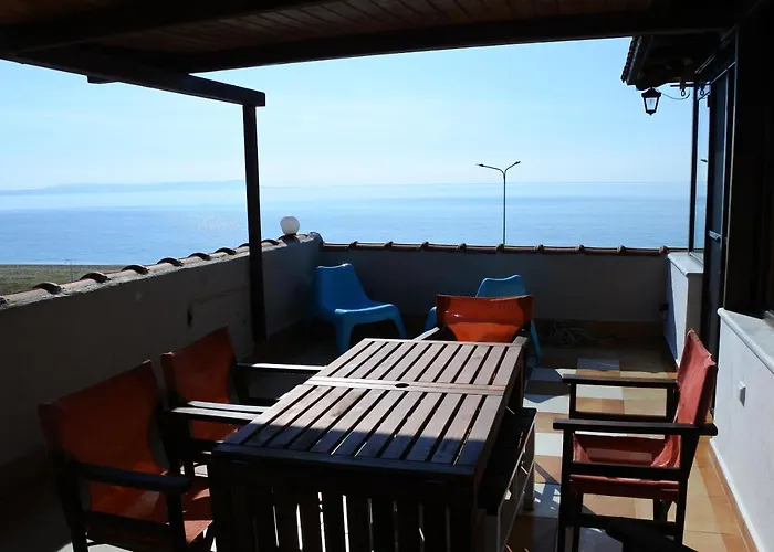 Big Dino's Galini Appartement *
