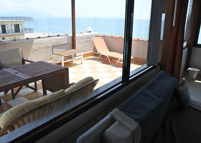 Big Dino's Galini Appartement