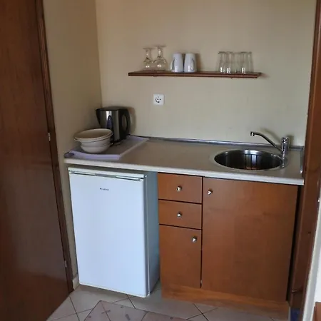 Big Dino's Galini Apartman Aszproválta