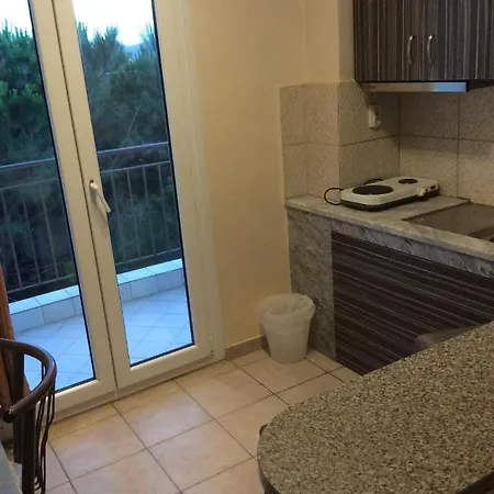 Big Dino's Galini Lejlighed *