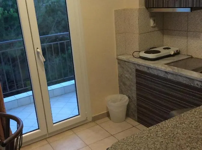 Big Dino's Galini Apartmán *